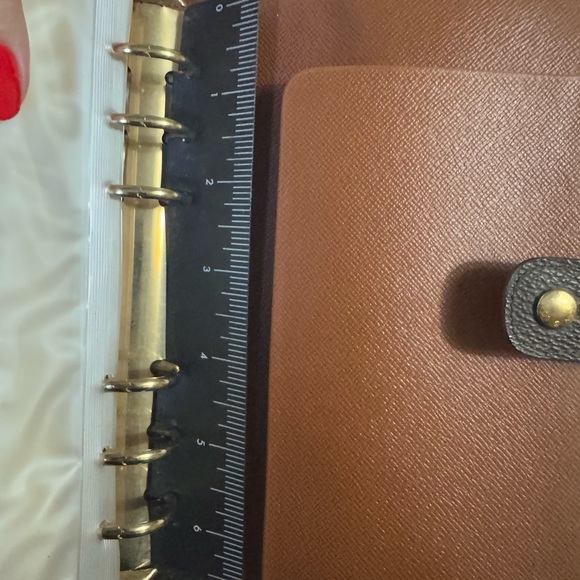 Louis Vuitton Monogram Agenda Cover - Picture 9 of 12